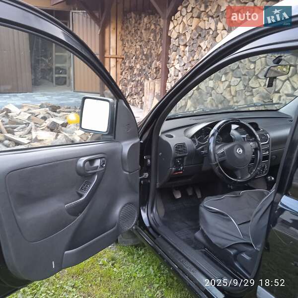 Минивэн Opel Combo 2006 в Турьих Реметах