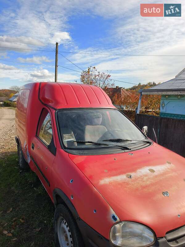 Грузовой фургон Opel Combo 1996 в Косове