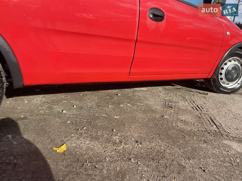 Минивэн Opel Combo 2005 в Остроге