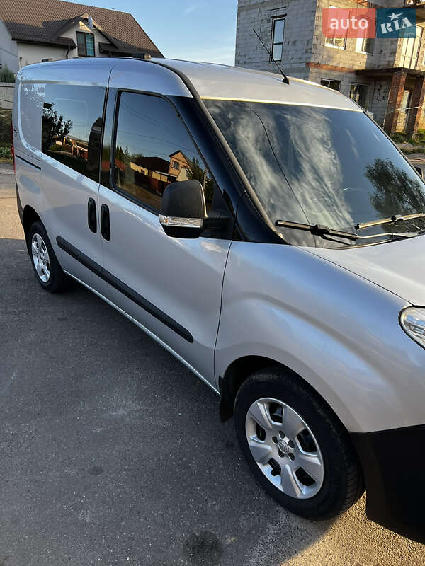 Грузовой фургон Opel Combo 2012 в Борисполе