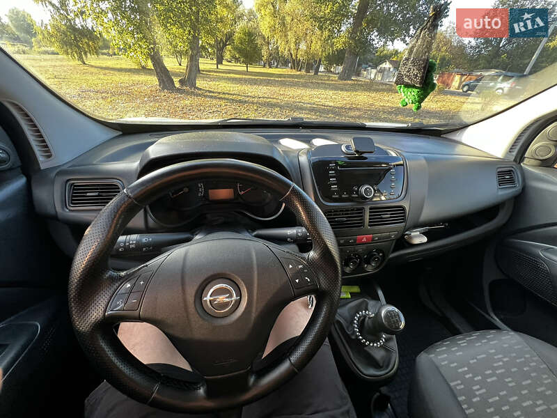 Грузовой фургон Opel Combo 2012 в Борисполе