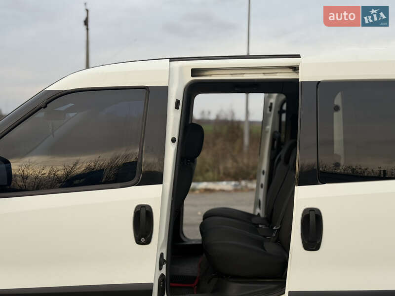 Минивэн Opel Combo 2012 в Мене