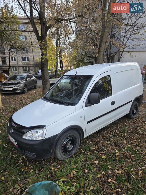 Грузовой фургон Opel Combo 2006 в Черновцах фото Грузовой фургон Opel Combo 2006 в Черновцах