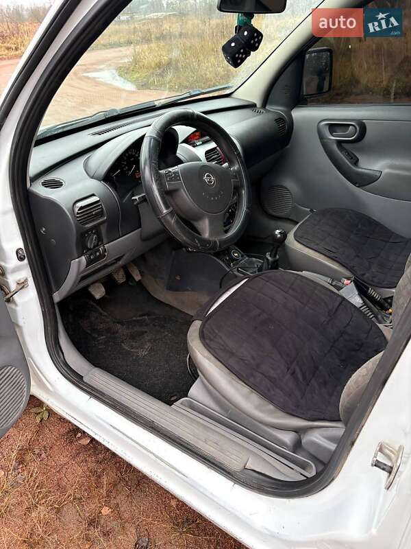 Минивэн Opel Combo 2005 в Коростене