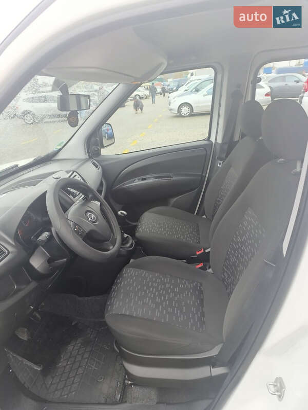 Минивэн Opel Combo 2017 в Черновцах