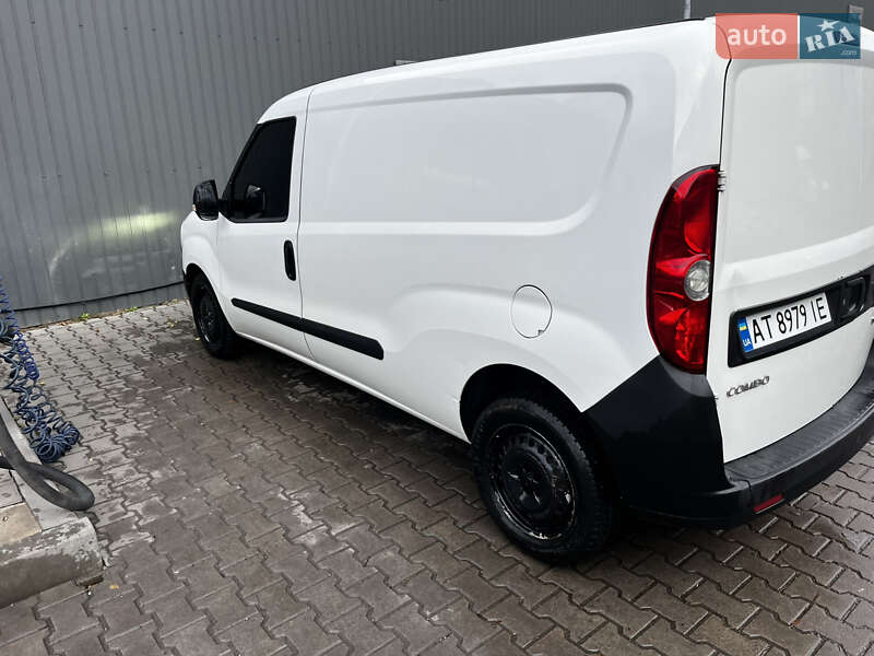 Вантажний фургон Opel Combo 2013 в Коломиї