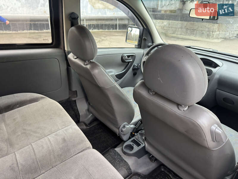 Минивэн Opel Combo 2002 в Ровно