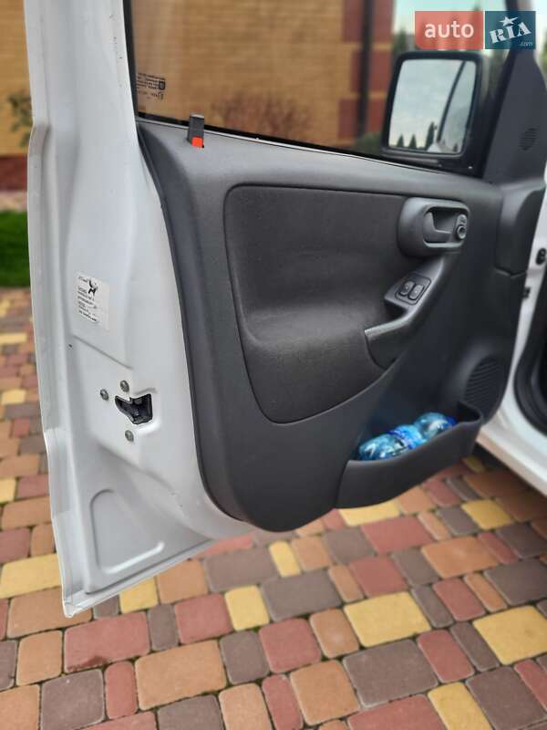 Мінівен Opel Combo 2006 в Смілі фото 14 Мінівен Opel Combo 2006 в Смілі