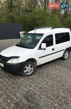 Минивэн Opel Combo 2004 в Дрогобыче