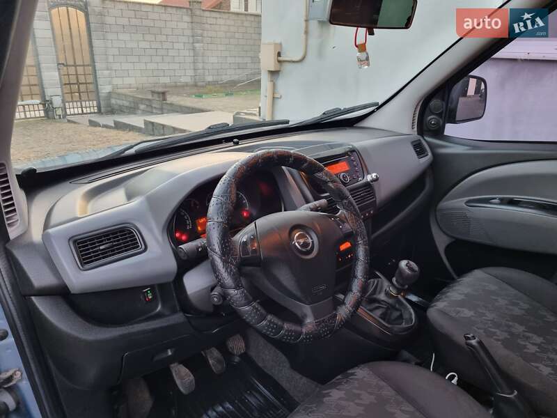 Минивэн Opel Combo 2012 в Ровно