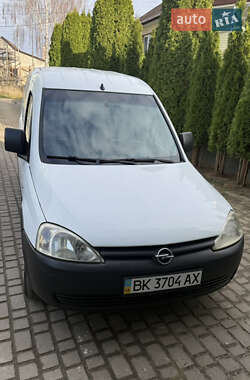 Грузовой фургон Opel Combo 2005 в Костополе