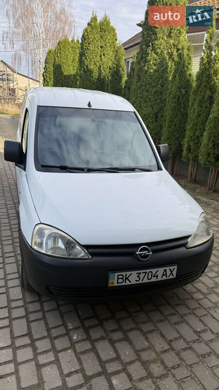 Вантажний фургон Opel Combo 2005 в Костопілі