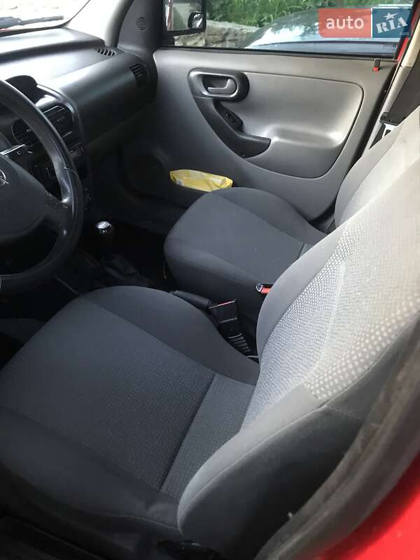 Грузовой фургон Opel Combo 2004 в Кременце