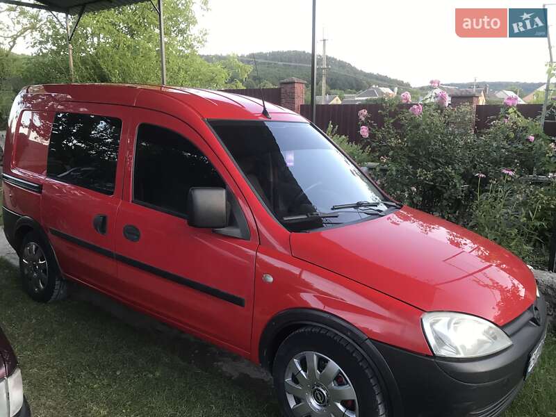 Грузовой фургон Opel Combo 2004 в Кременце
