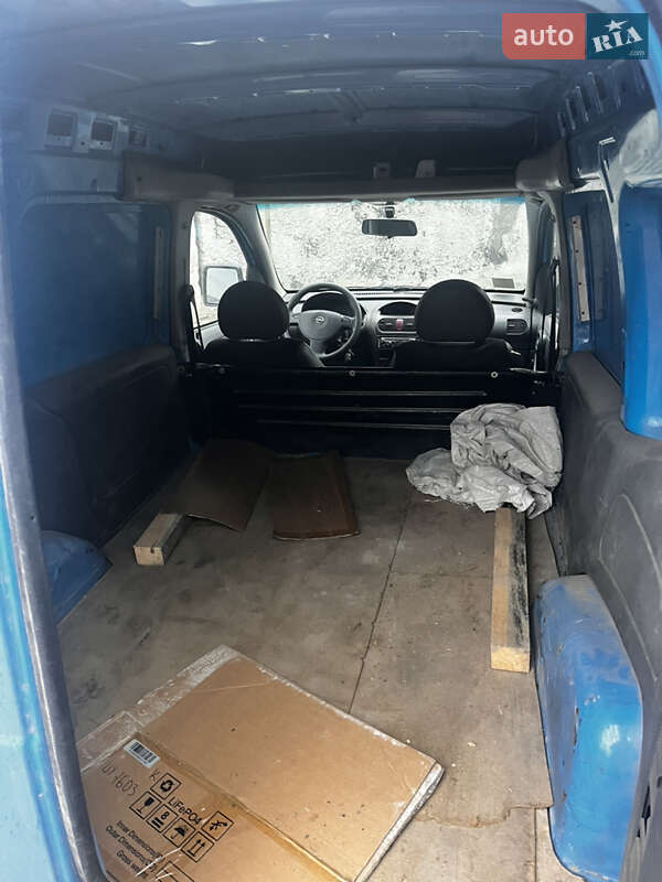Вантажний фургон Opel Combo 2004 в Коростишеві
