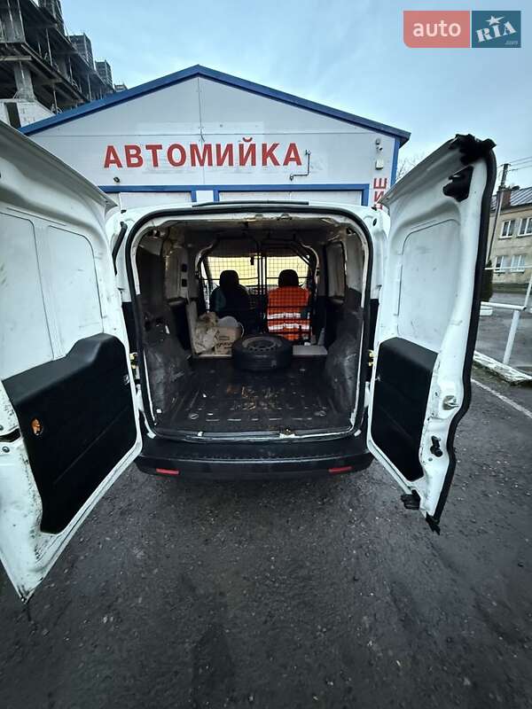 Грузовой фургон Opel Combo 2012 в Львове