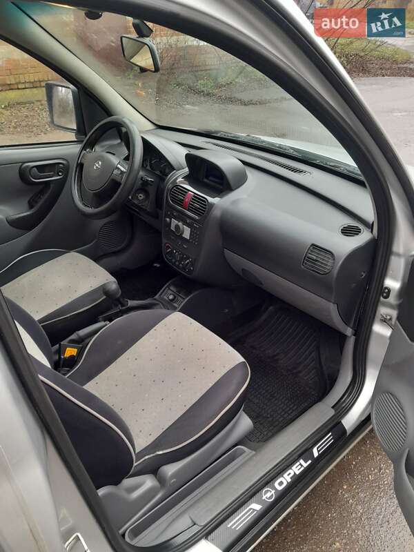 Минивэн Opel Combo 2005 в Казатине