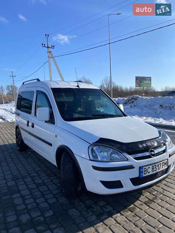 Мінівен Opel Combo 2010 в Львові