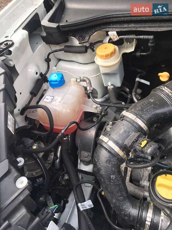 Вантажний фургон Opel Combo 2018 в Києві