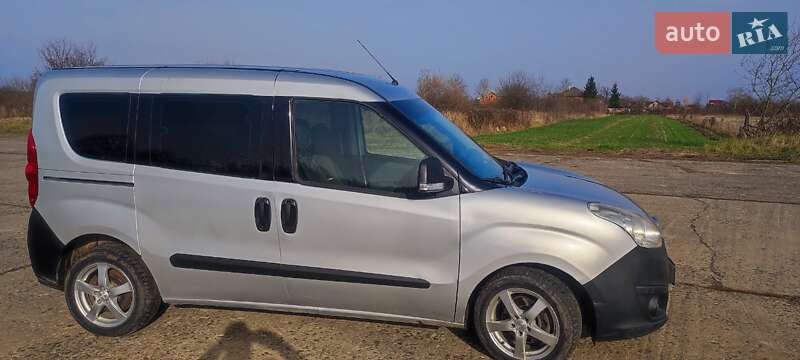 Мінівен Opel Combo 2012 в Івано-Франківську