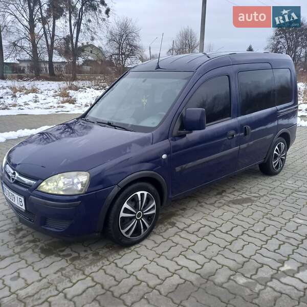 Минивэн Opel Combo 2008 в Стрые