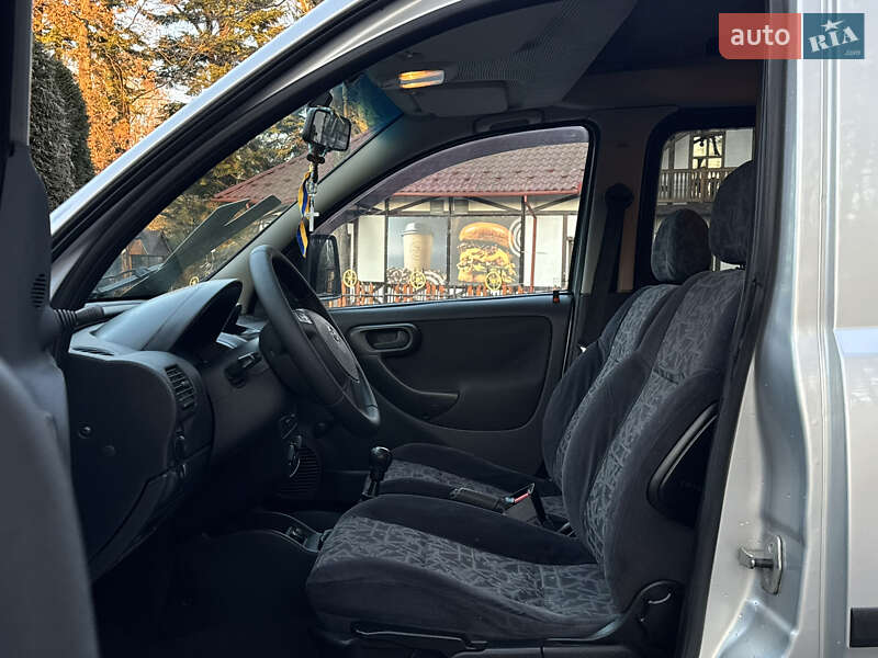 Мінівен Opel Combo 2006 в Дрогобичі фото 24 Мінівен Opel Combo 2006 в Дрогобичі