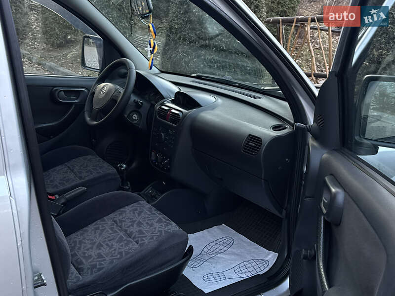 Мінівен Opel Combo 2006 в Дрогобичі фото 31 Мінівен Opel Combo 2006 в Дрогобичі