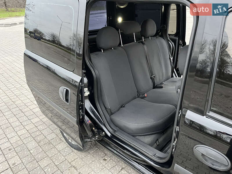 Мінівен Opel Combo 2006 в Запоріжжі фото 11 Мінівен Opel Combo 2006 в Запоріжжі