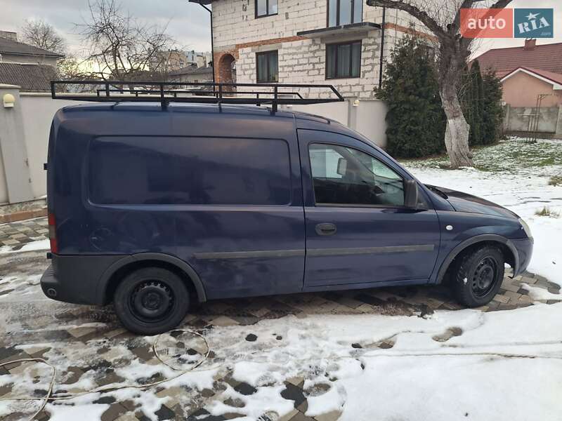 Вантажівка Opel Combo 2003 в Івано-Франківську