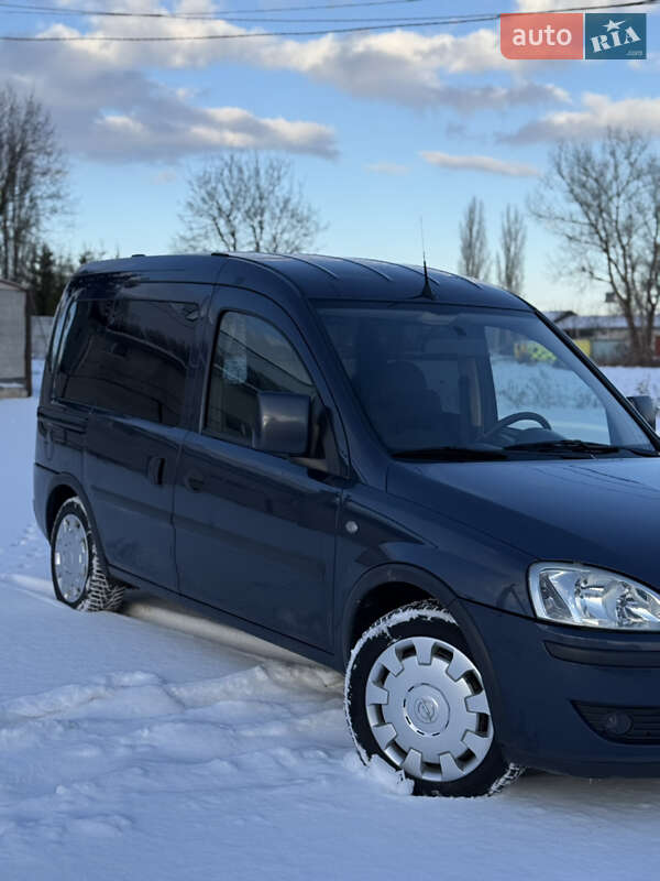 Минивэн Opel Combo 2007 в Микулинцах