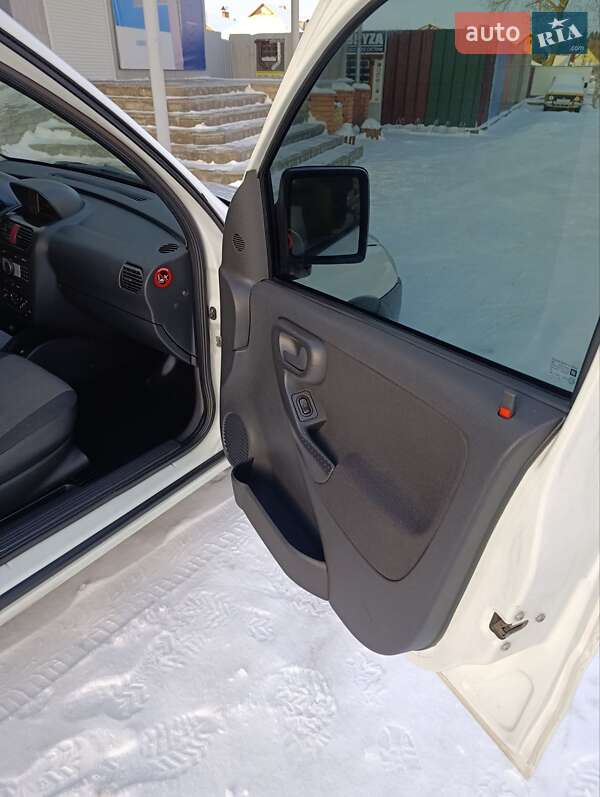 Минивэн Opel Combo 2006 в Хмельнике