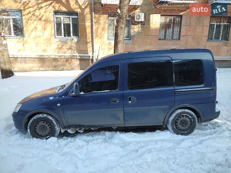 Минивэн Opel Combo 2005 в Днепре