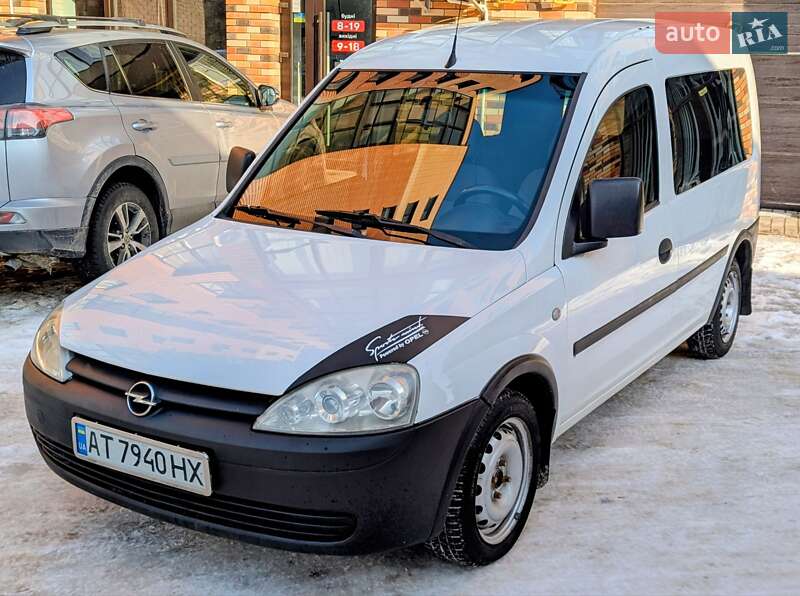Минивэн Opel Combo 2006 в Калуше
