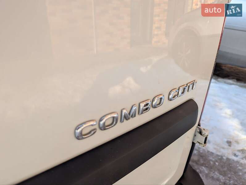 Минивэн Opel Combo 2006 в Калуше