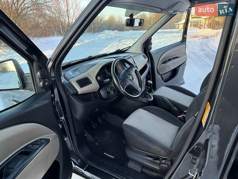 Мінівен Opel Combo 2012 в Трускавці