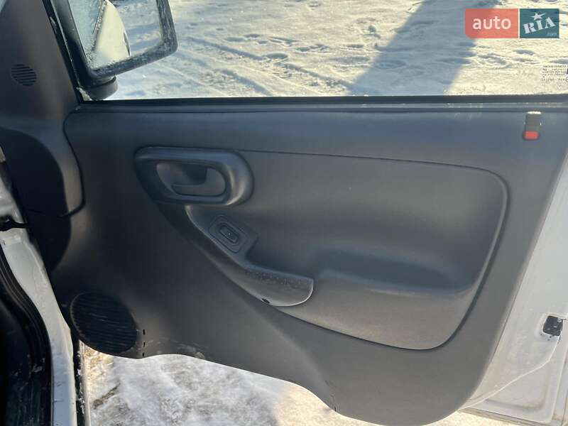 Вантажний фургон Opel Combo 2011 в Києві фото 59 Вантажний фургон Opel Combo 2011 в Києві