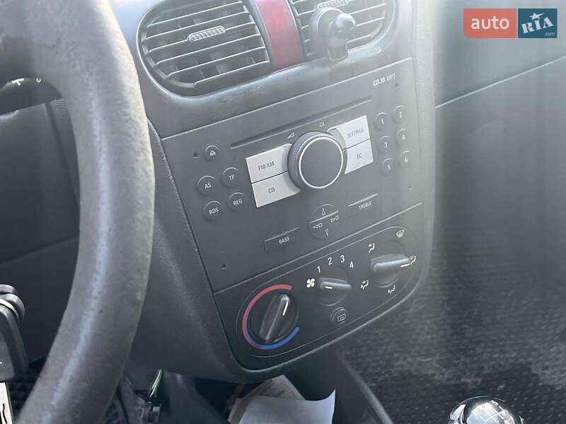 Вантажний фургон Opel Combo 2011 в Києві фото 23 Вантажний фургон Opel Combo 2011 в Києві