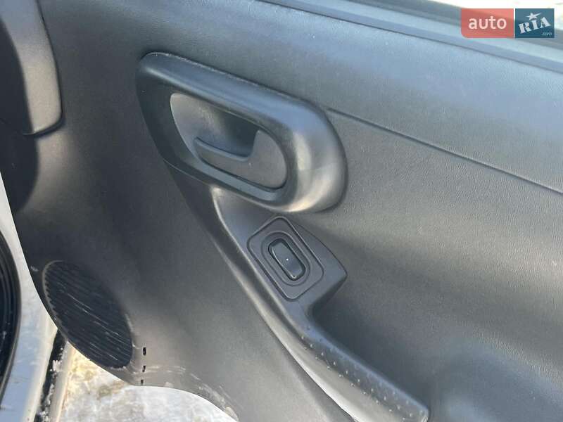 Вантажний фургон Opel Combo 2011 в Києві фото 31 Вантажний фургон Opel Combo 2011 в Києві