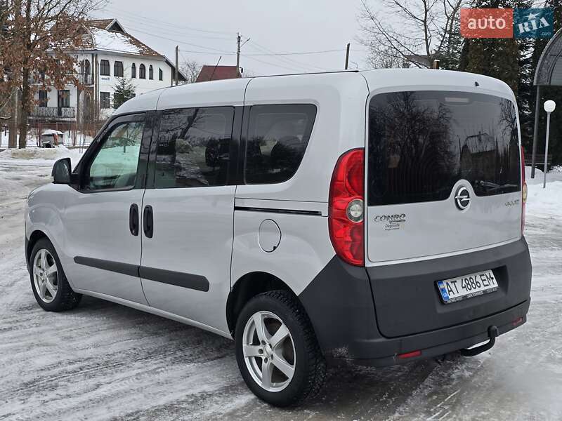 Минивэн Opel Combo 2012 в Калуше