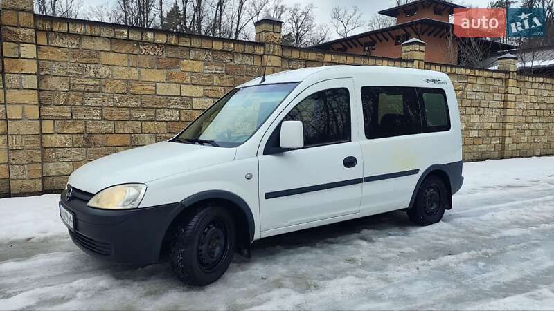 Минивэн Opel Combo 2011 в Киеве