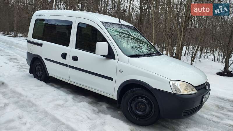 Минивэн Opel Combo 2011 в Киеве