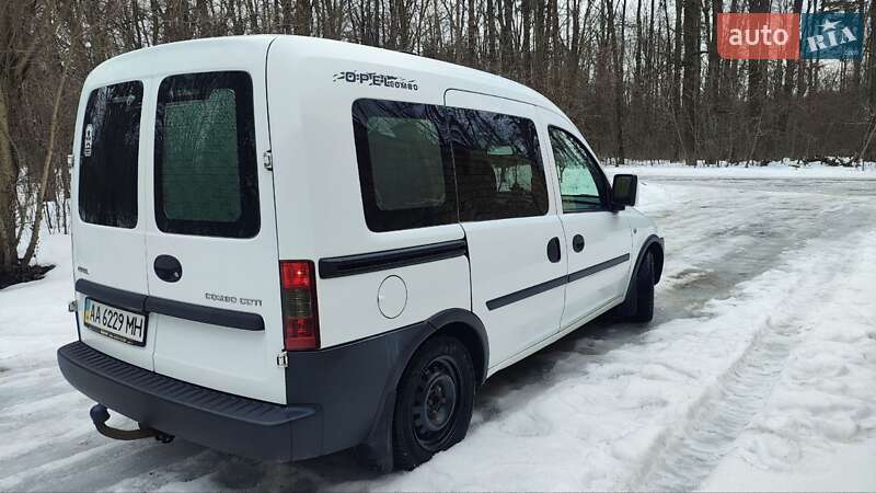 Минивэн Opel Combo 2011 в Киеве