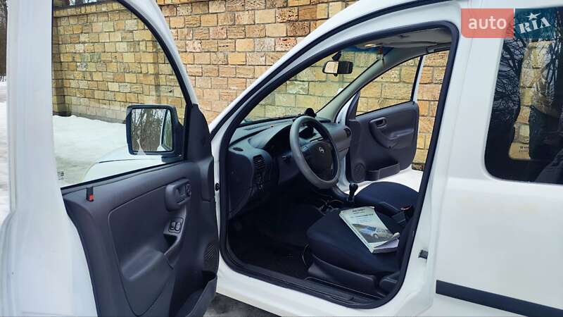 Минивэн Opel Combo 2011 в Киеве