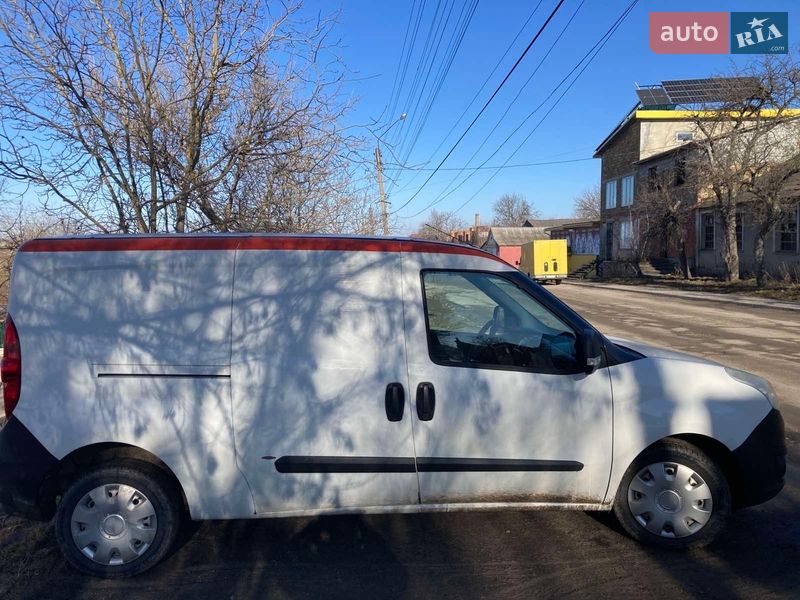 Вантажний фургон Opel Combo 2013 в Хмельницькому