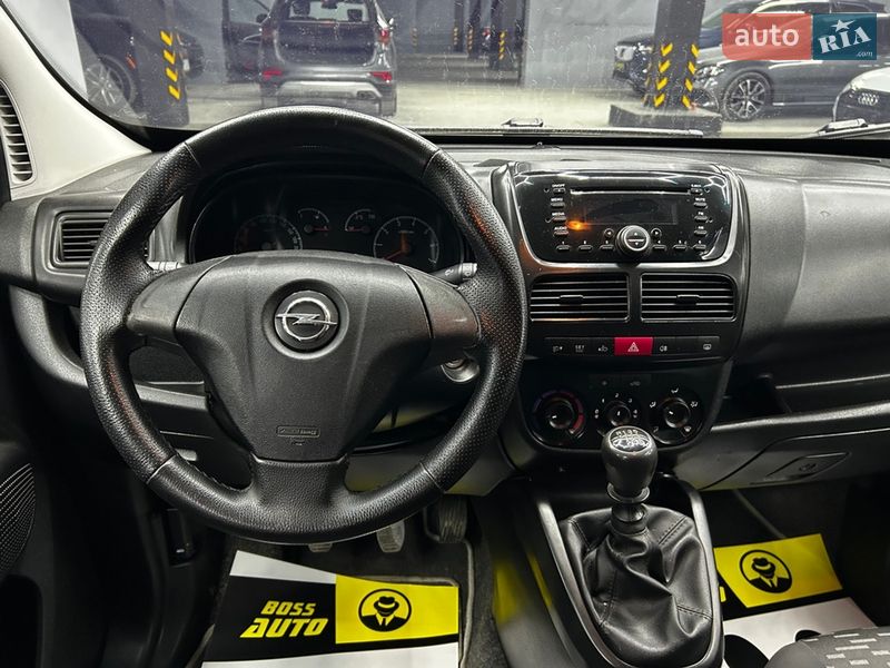 Мінівен Opel Combo 2014 в Чернівцях