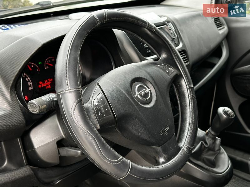 Грузовой фургон Opel Combo 2015 в Львове