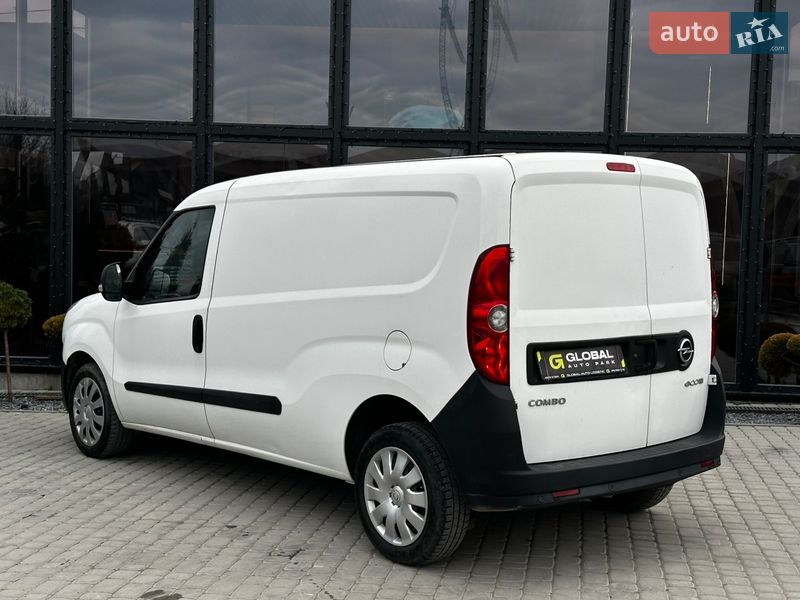 Грузовой фургон Opel Combo 2015 в Львове