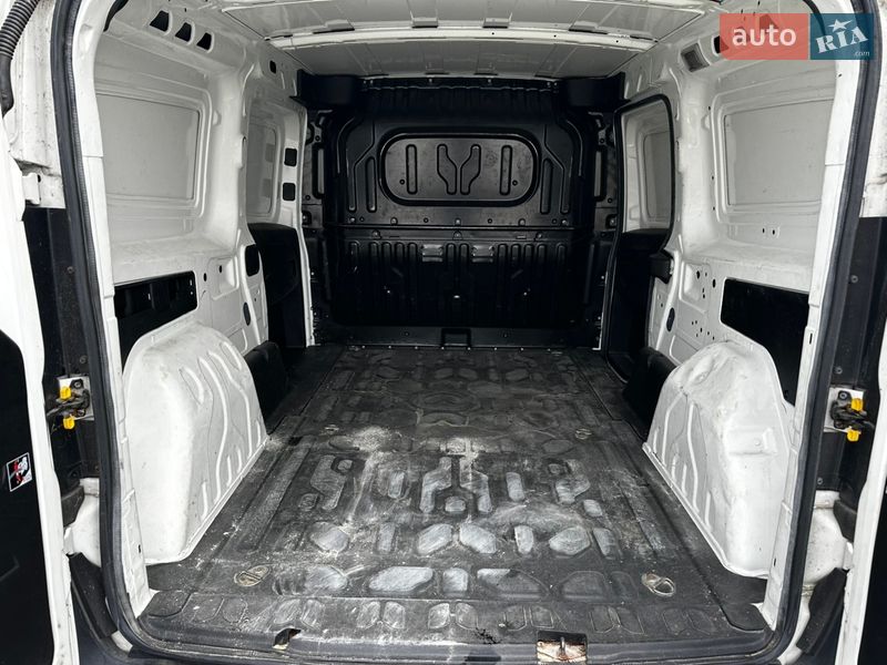 Грузовой фургон Opel Combo 2015 в Львове