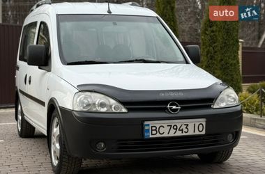 Минивэн Opel Combo 2010 в Косове