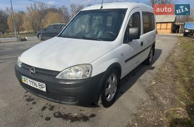 Минивэн Opel Combo 2007 в Тлумаче